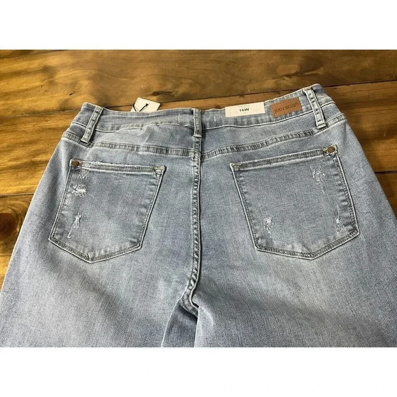 Judy Blue Boyfriend Fit Distressed Light Wash Jeans Size 16W JB82281 JS MD - Picture 8 of 12